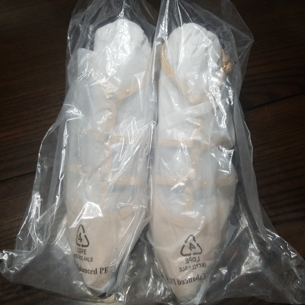 Shoes - Picture 2 of 5
